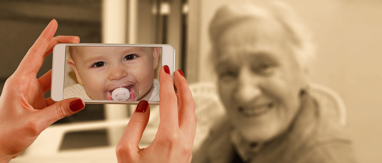 Image - smartphone face woman old baby
