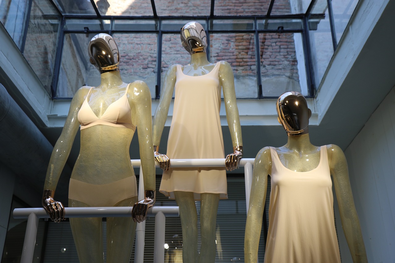 Image - hans boodt mannequin shop display