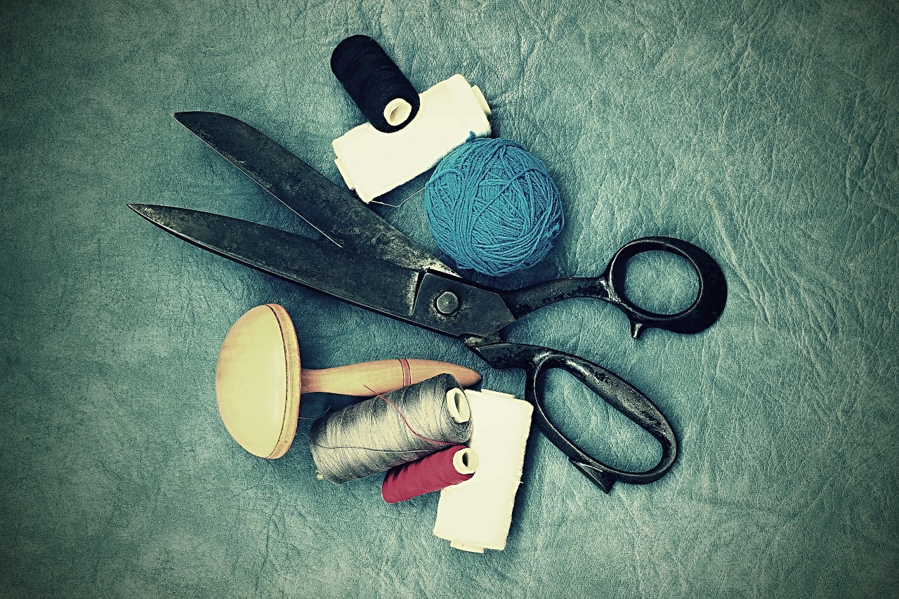 Image - scissors old sewing on peace work