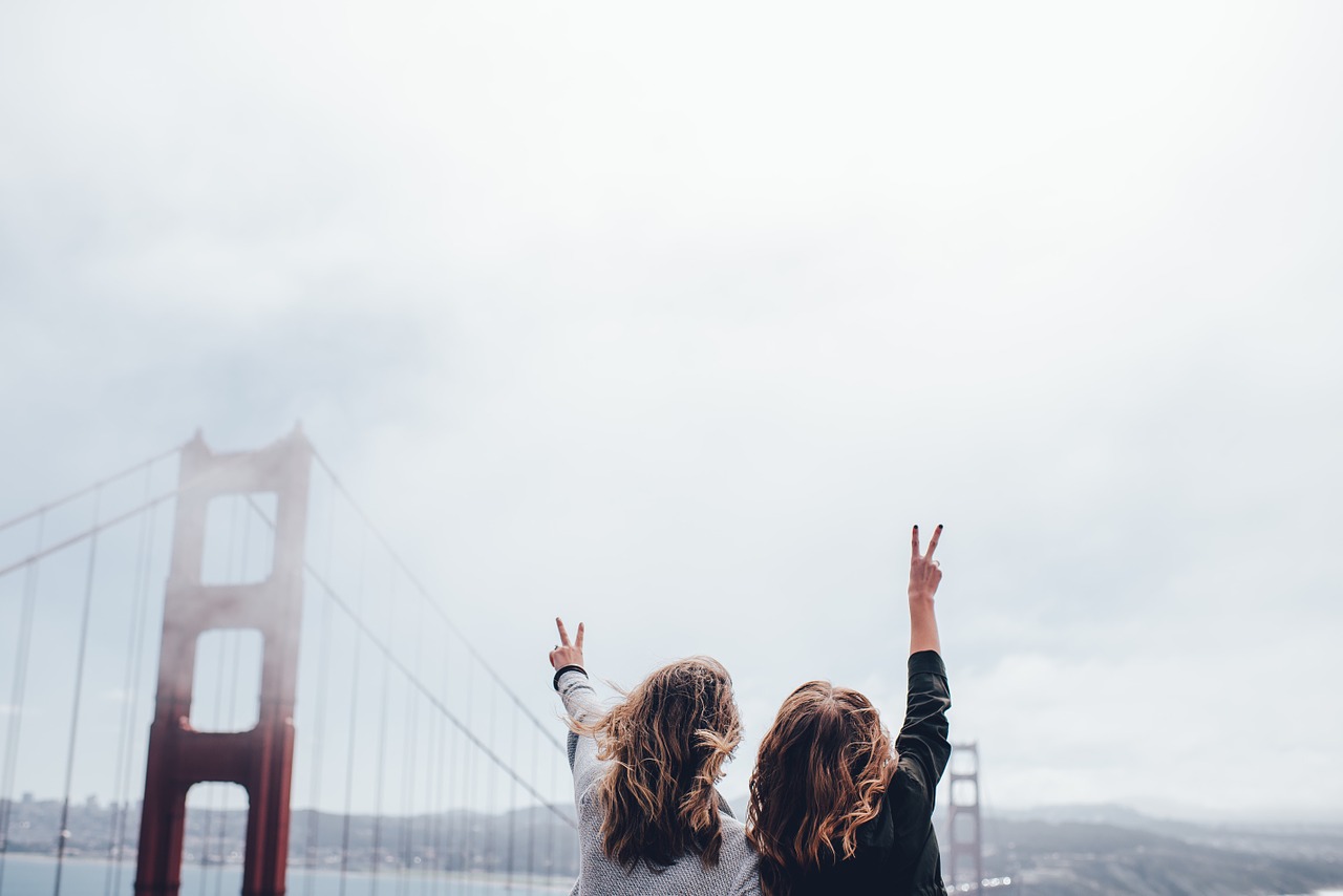 Image - golden gate bridge women back