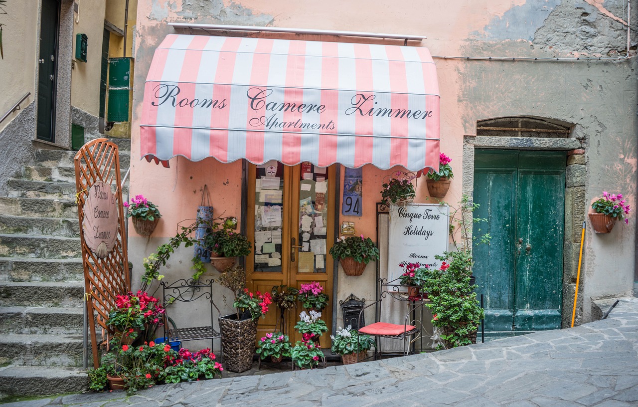 Image - italy cinque terre store front