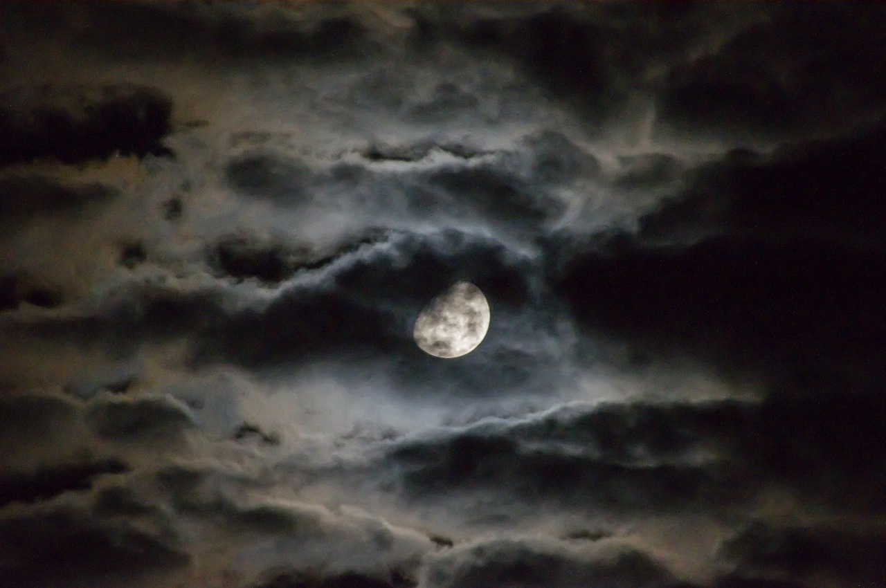 Image - moon clouds night sky dark