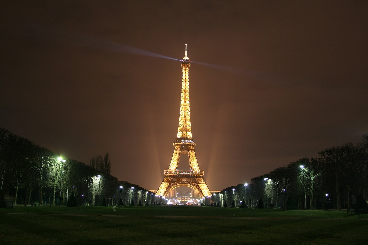 Image - eiffel tower paris monument night