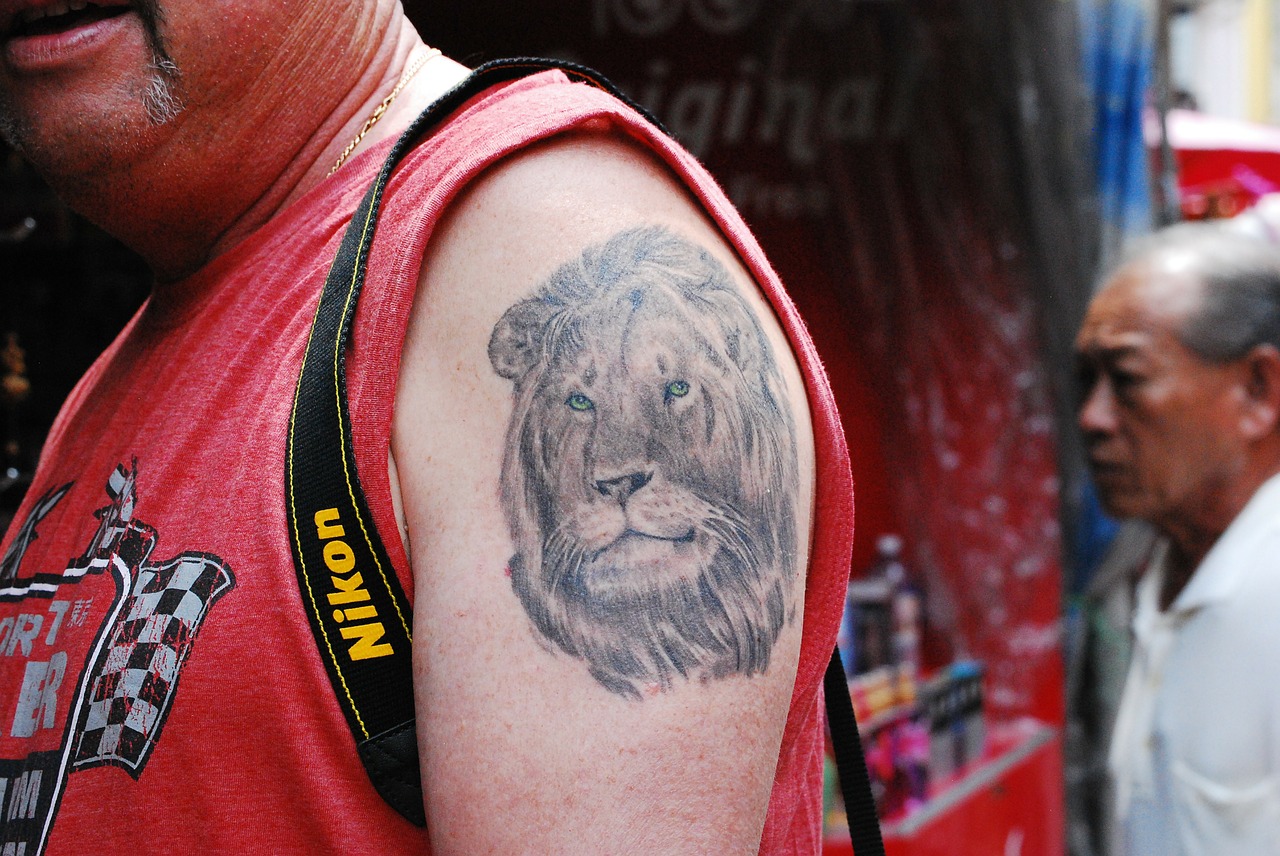 Image - tattoo lion design drawing tourist