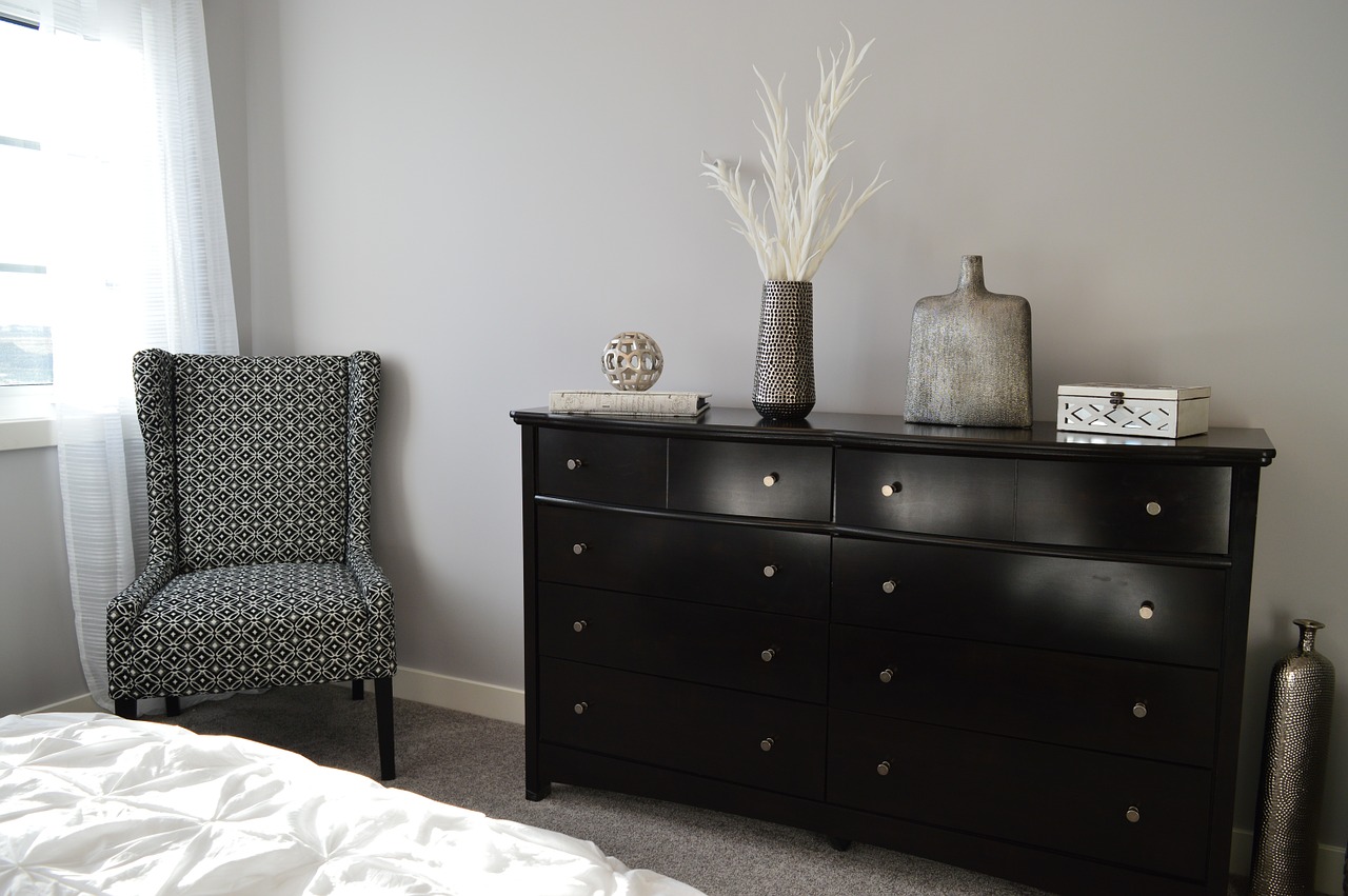 Image - bedroom furniture chair dresser