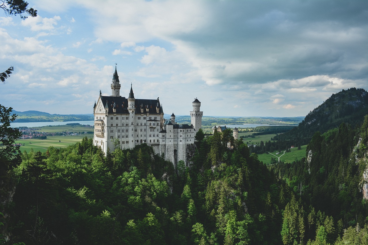 Image - neuschwanstein castle hillside