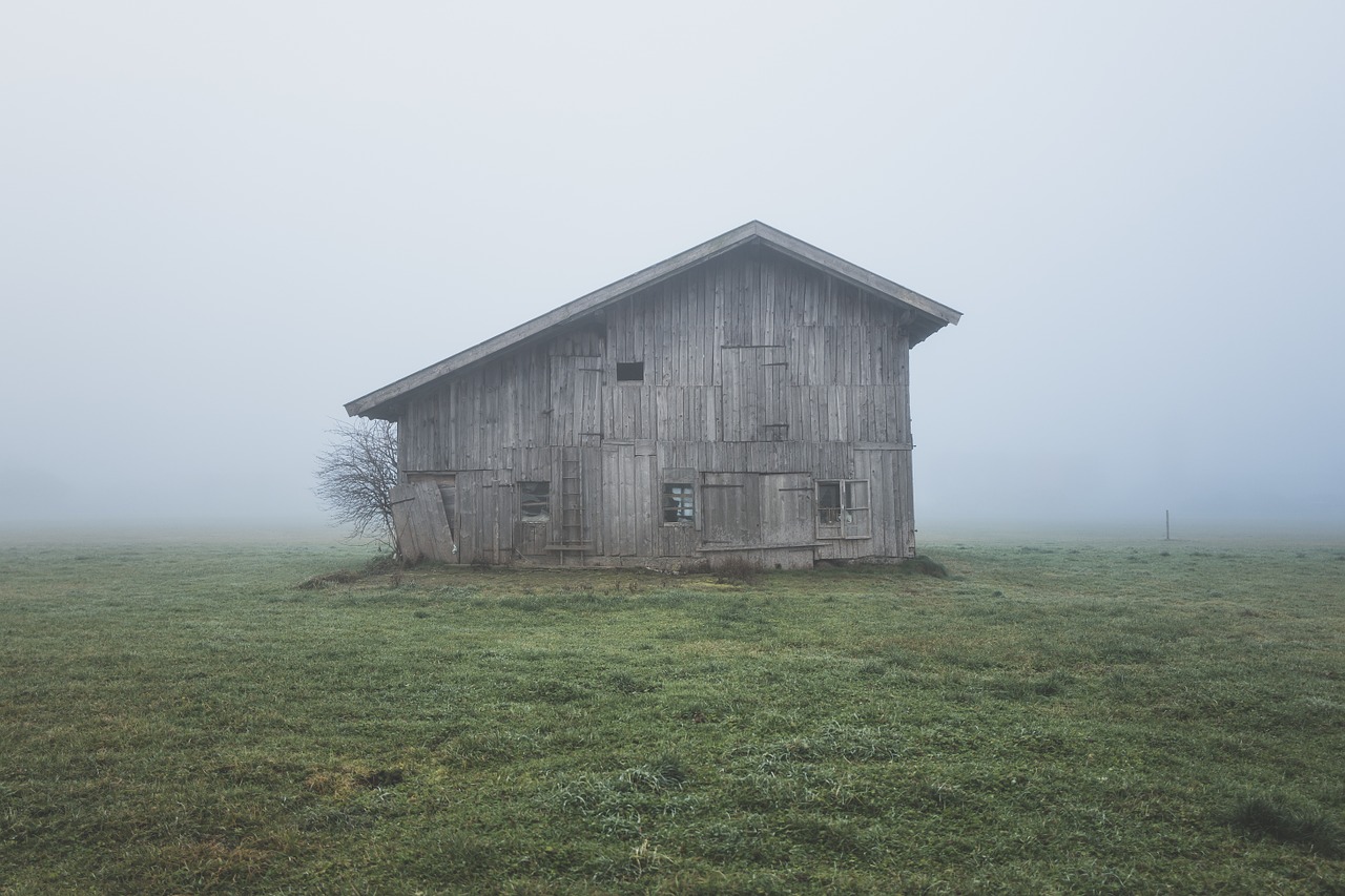 Image - barn foggy fog farm rural