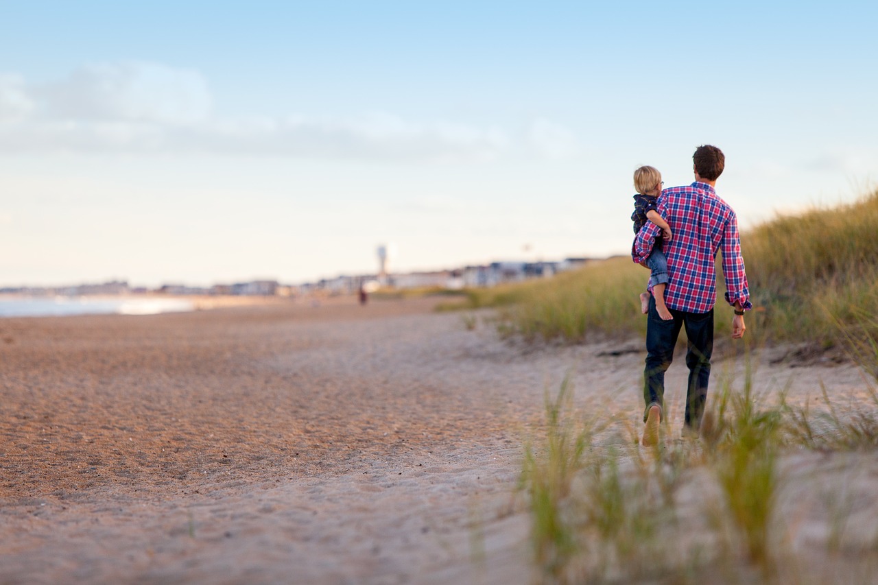 Image - walking beach family together