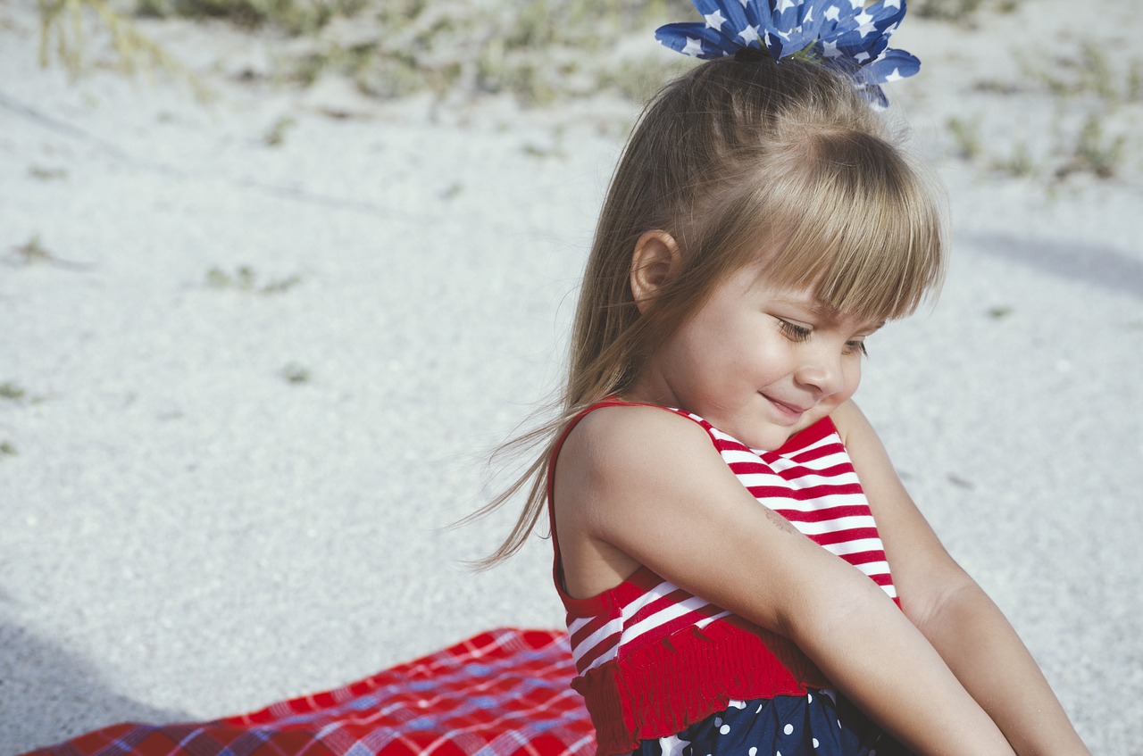 Image - little girl beach smiling happy