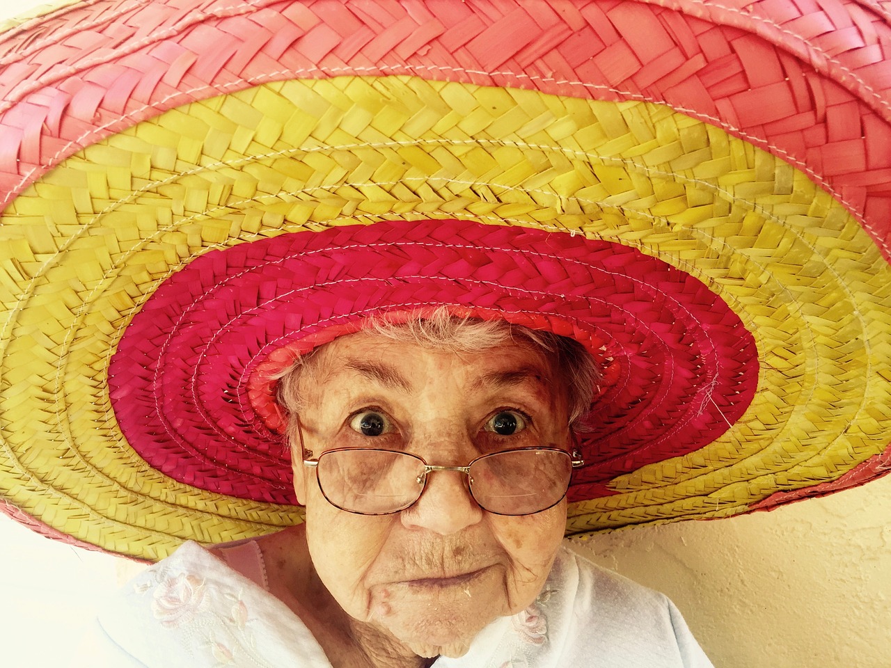 Image - sombrero old woman hat woman