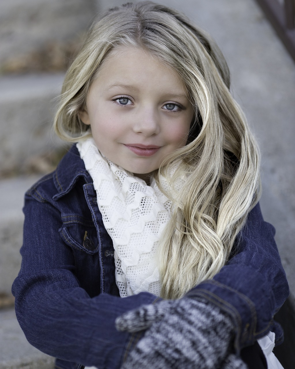 Image - little girl blond winter cold