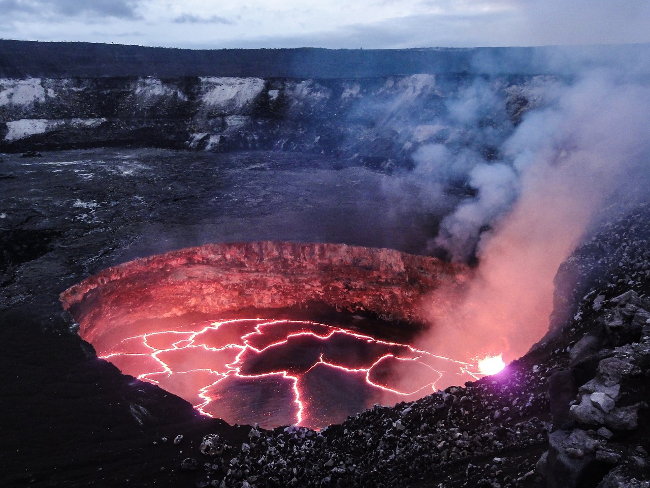 Image - molten volcano lava evening