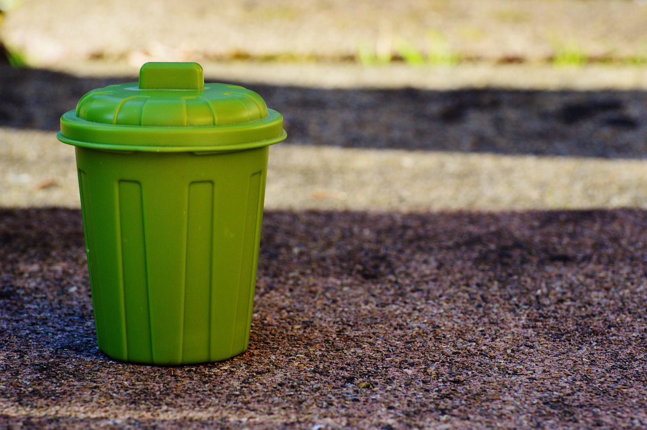 Image - garbage can garbage bucket green