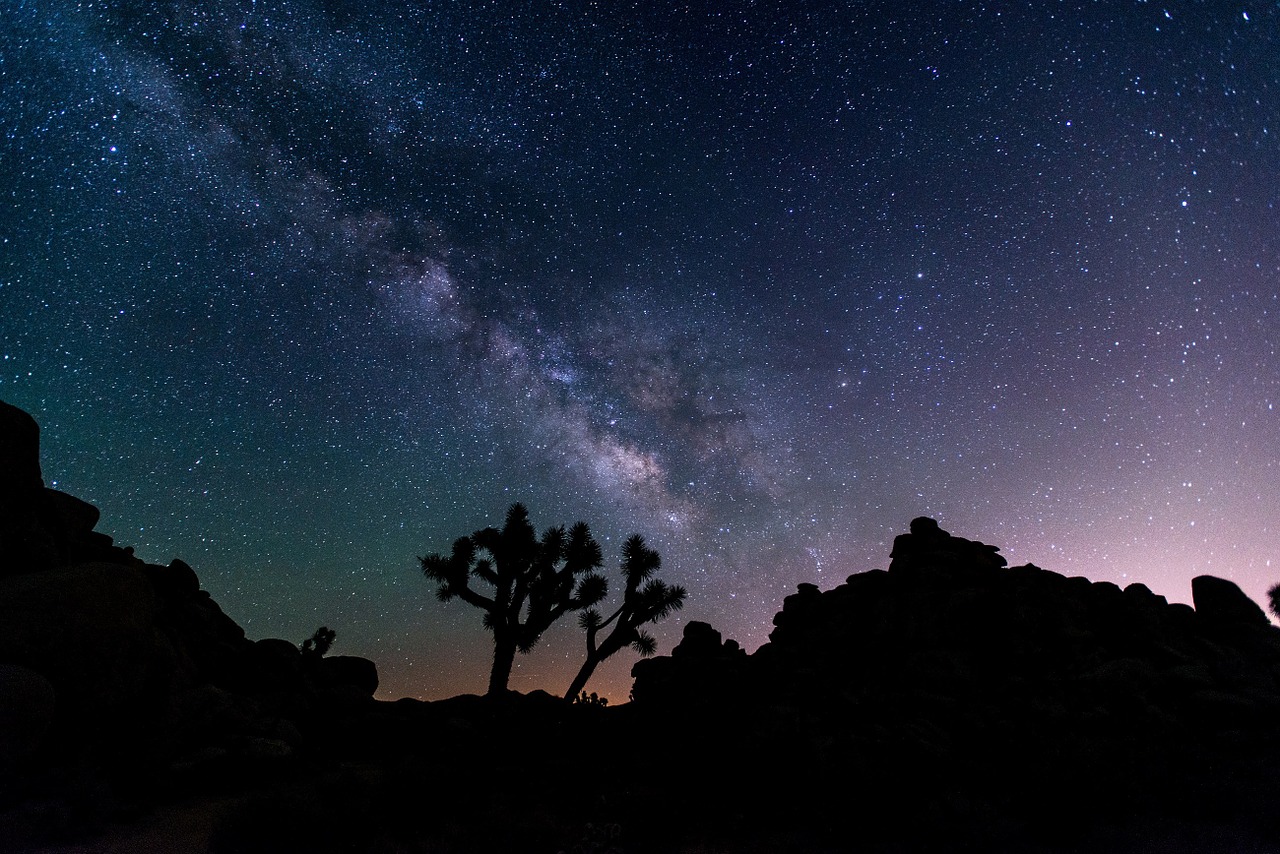 Image - night sky stars desert landscape