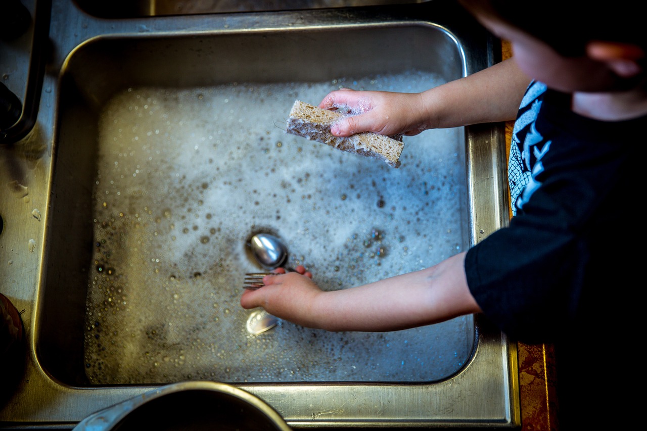 Image - washing dishes soap sink bubbles