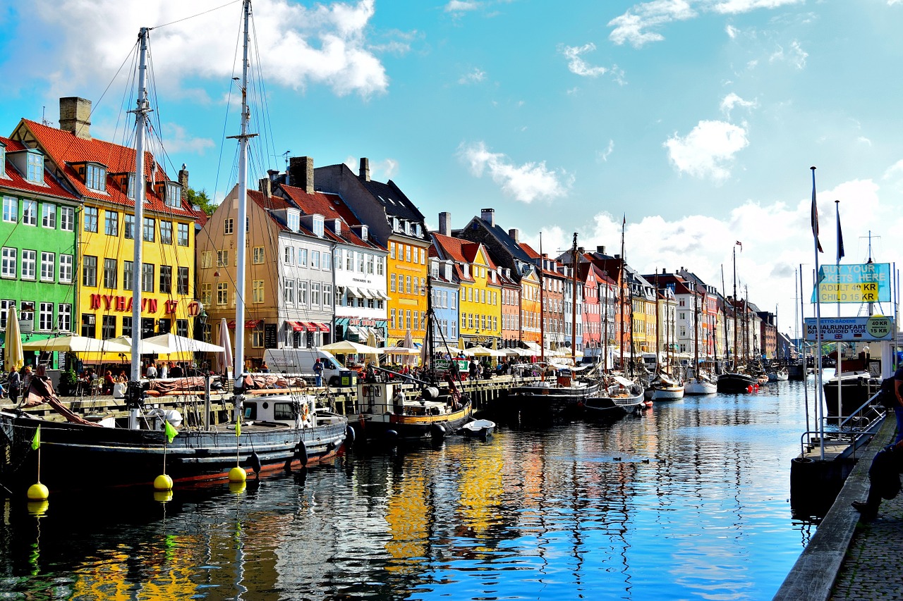 Image - nyhavn district water reflection