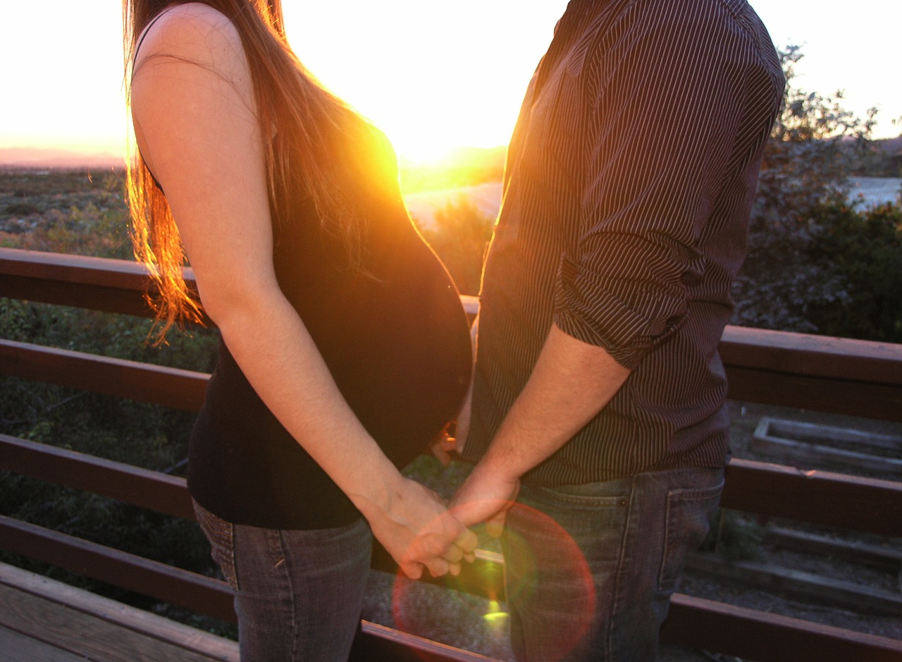 Image - couple pregnant mom pregnant couple