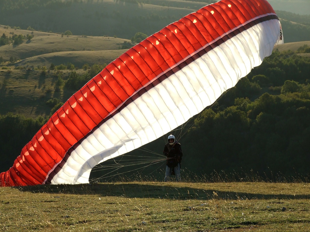 Image - parachute paragliding extreme sport