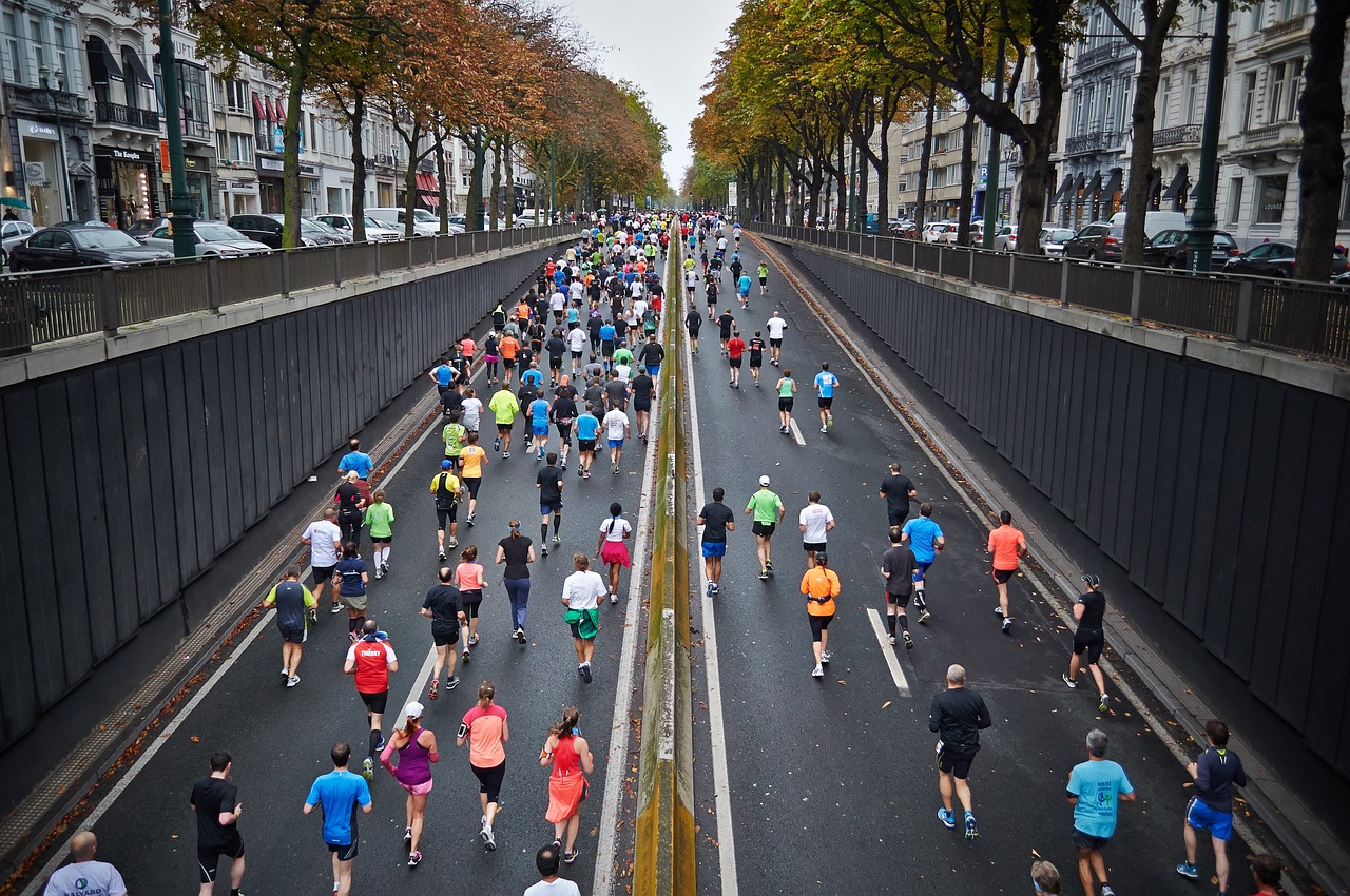 Image - street marathon running competitors