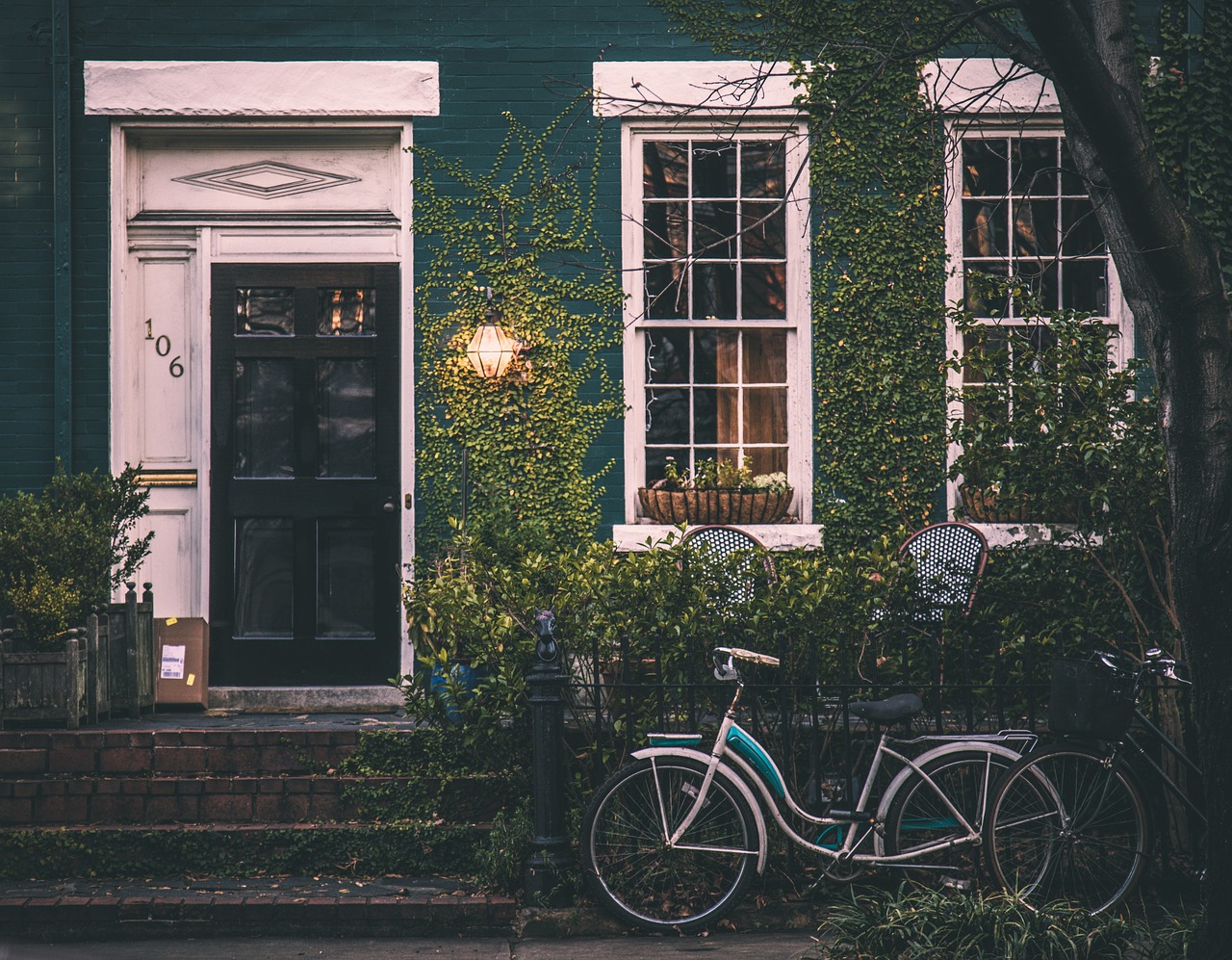 Image - vintage house bicycle home