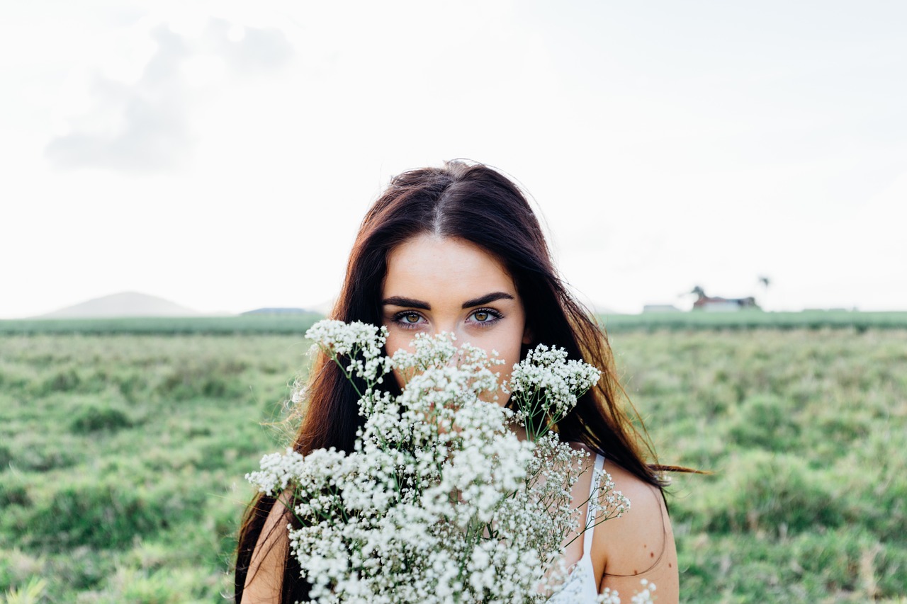 Image - young woman flowers bouquet woman