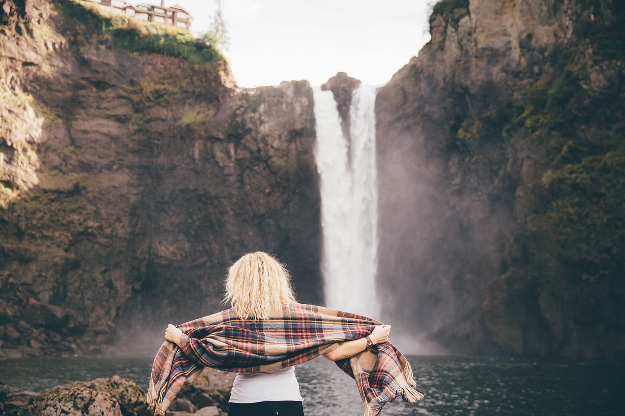 Image - waterfalls woman scarf scarves