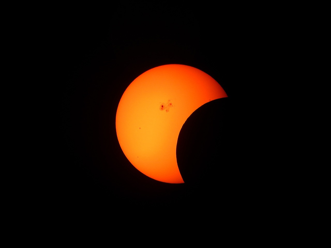 Image - partial solar eclipse telescope