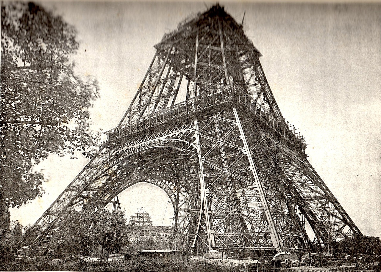 Image - eiffel tower under construction