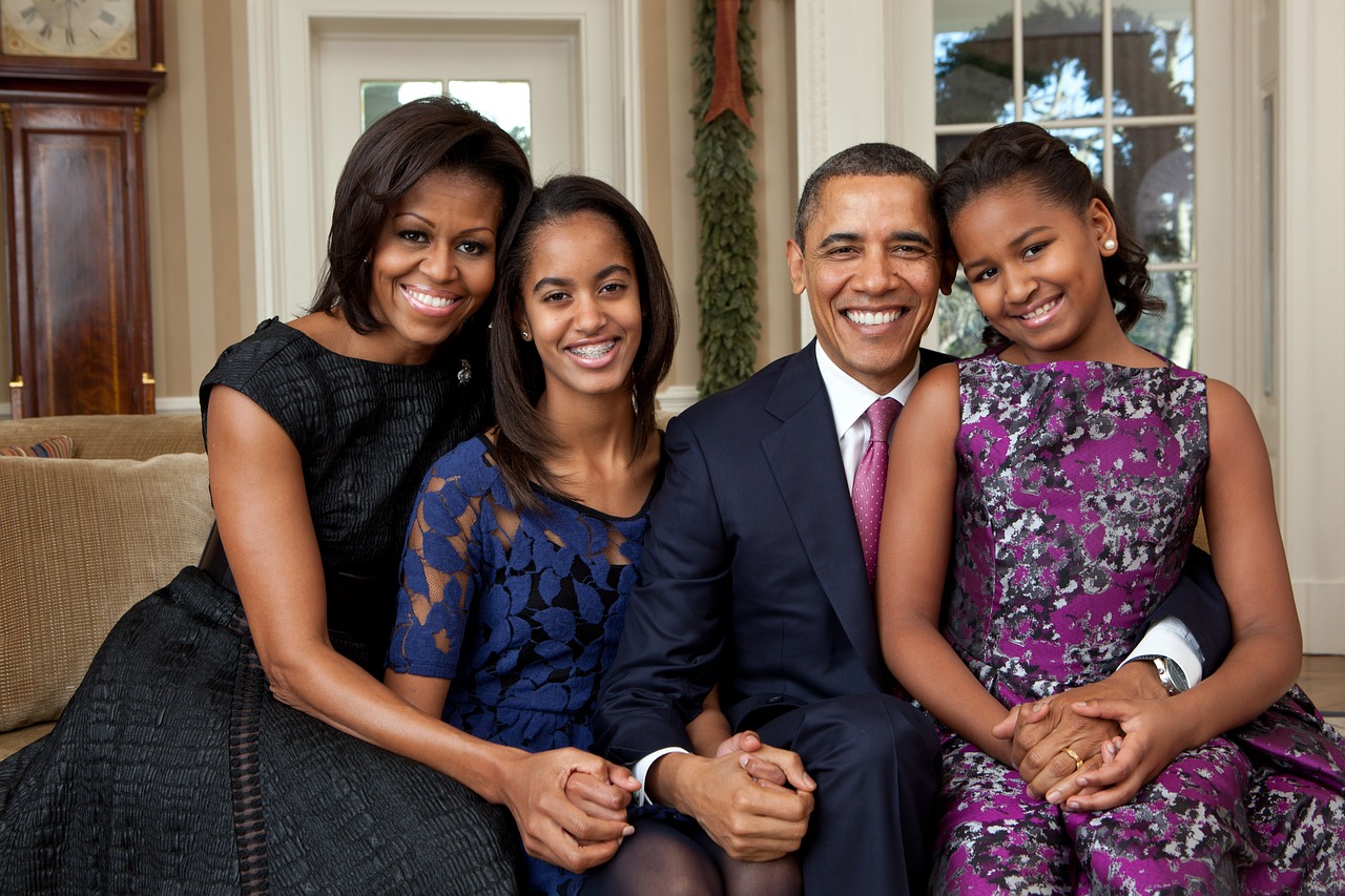 Image - official portrait obama family 2011