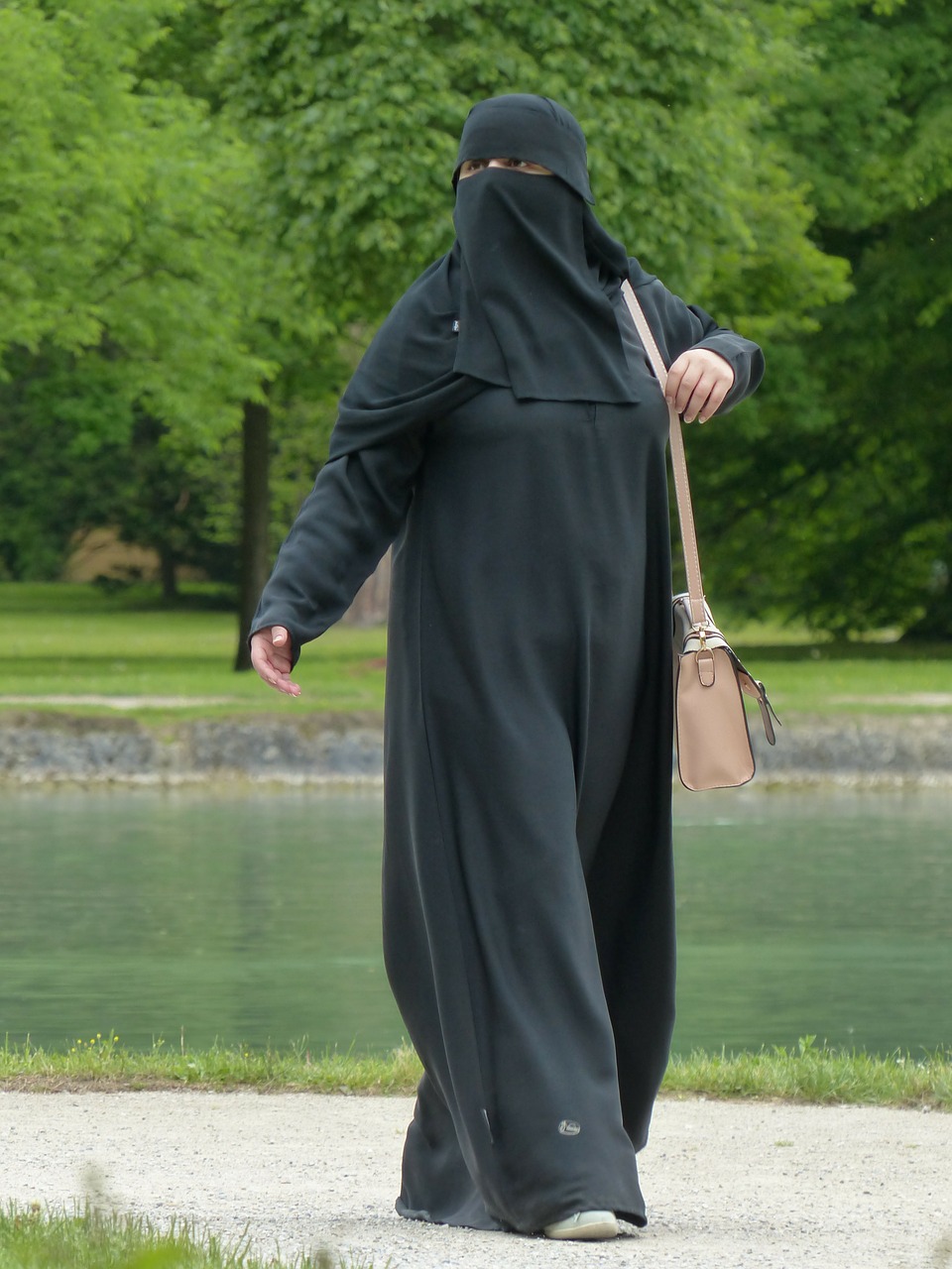 Image - niqab woman muslim girl