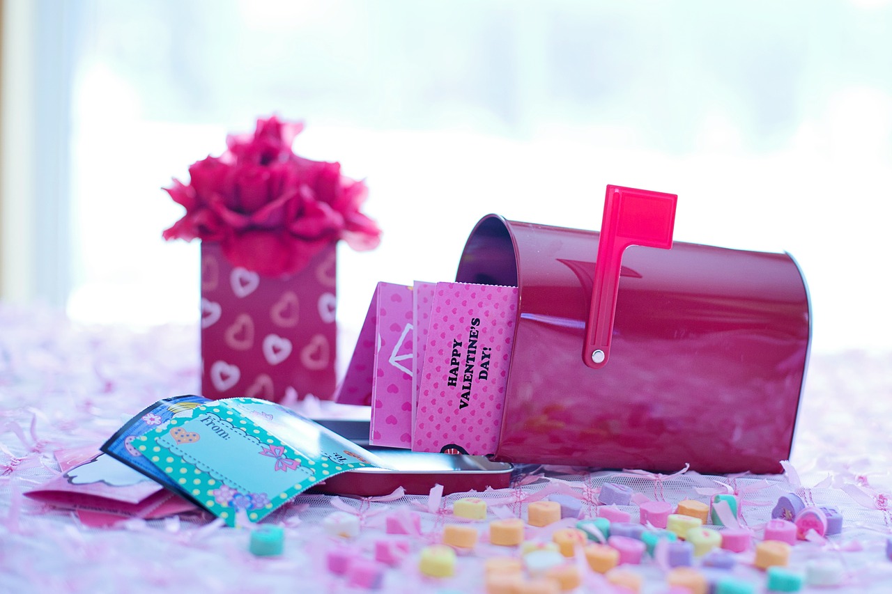 Image - valentine s day red mailbox