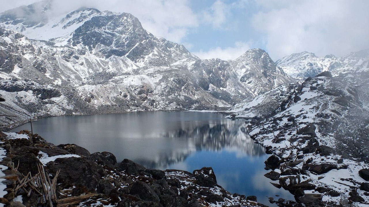 Image - nepal mountains bergsee mountain