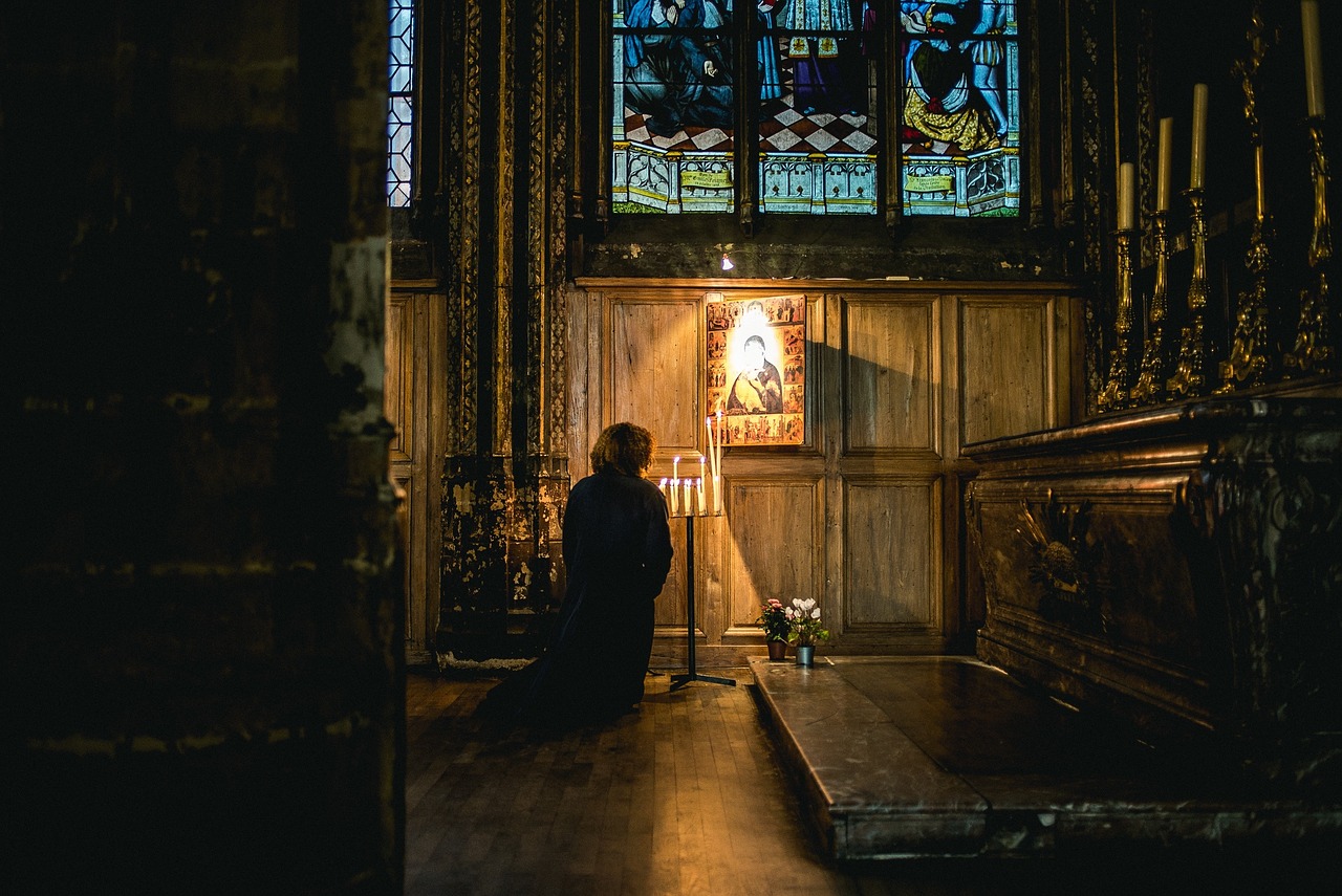 Image - pray church kneeling worship