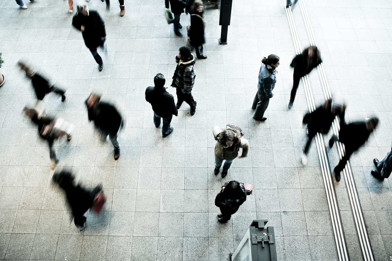 Image - pedestrians rush hour blurred urban