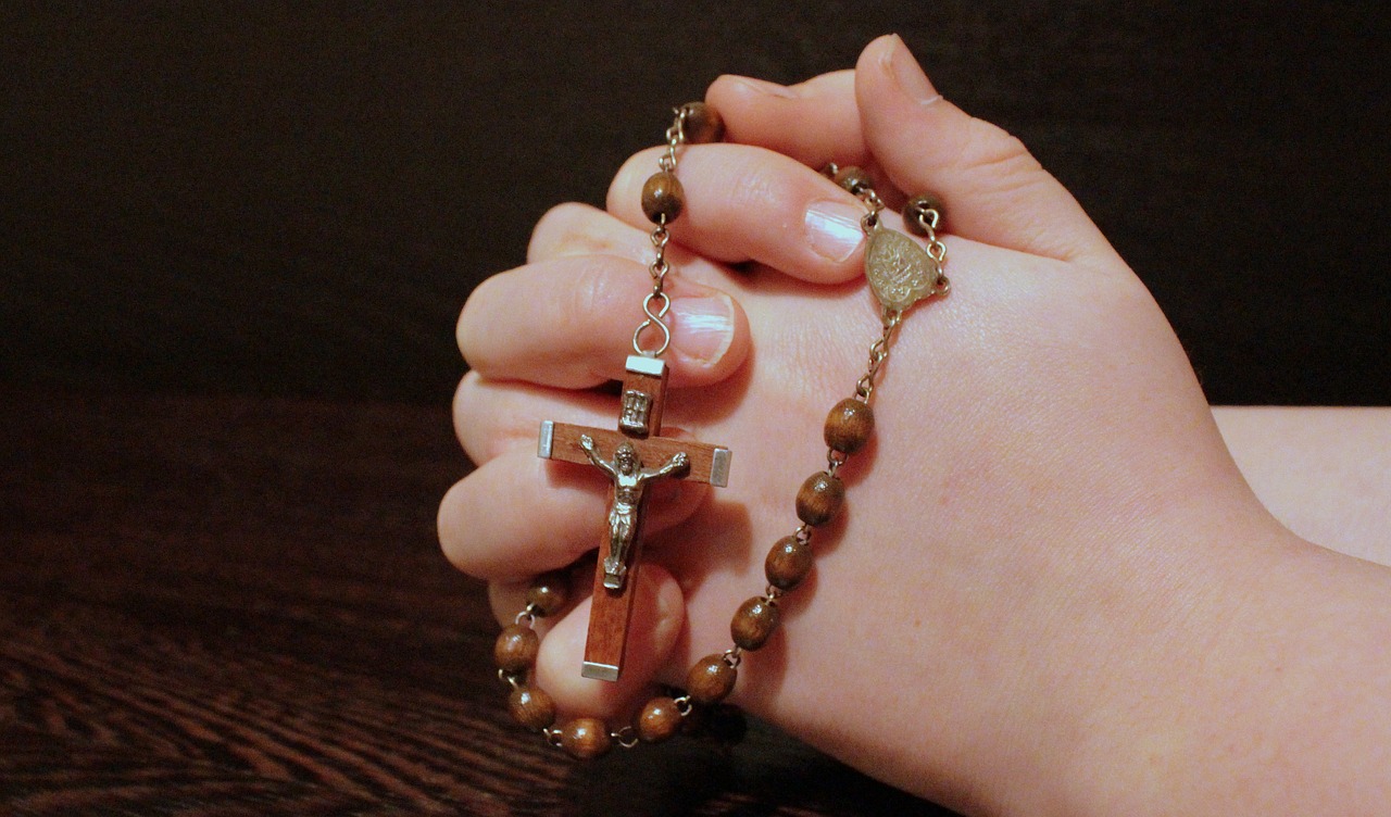 Image - rosary faith pray folded hands