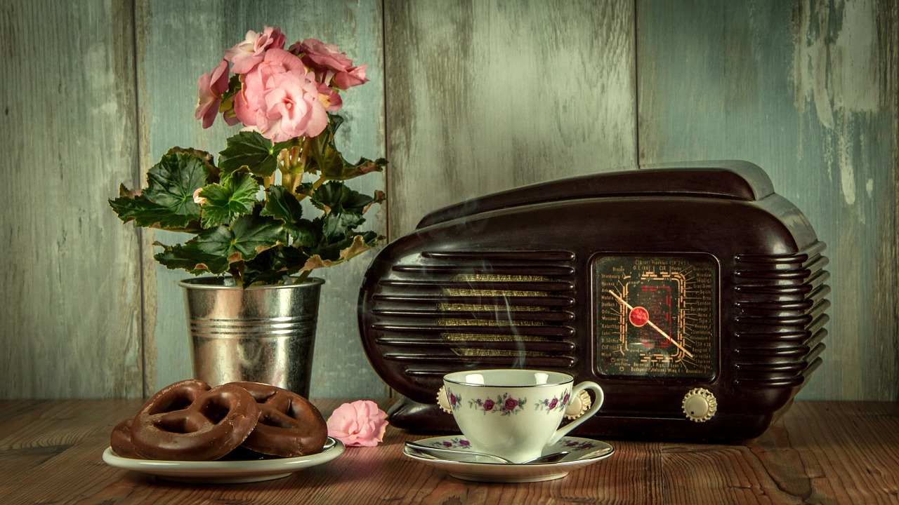 Image - vintage retro radio an antique