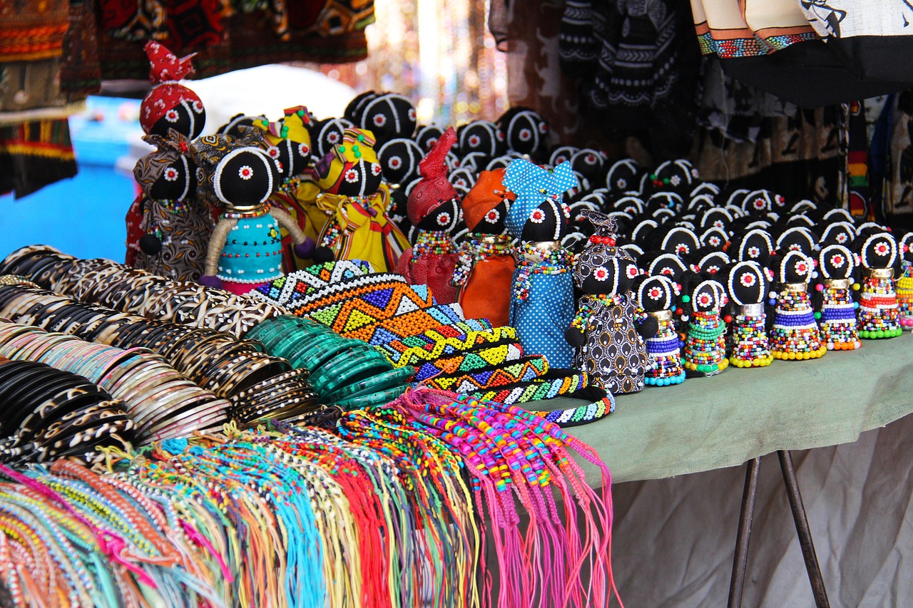 Image - art crafts african market souvenir