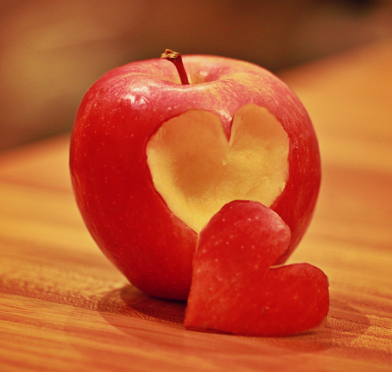 Image - apple fruit heart love red