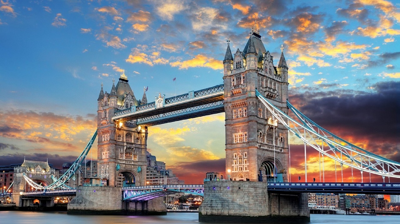 Image - tower bridge thames river historic