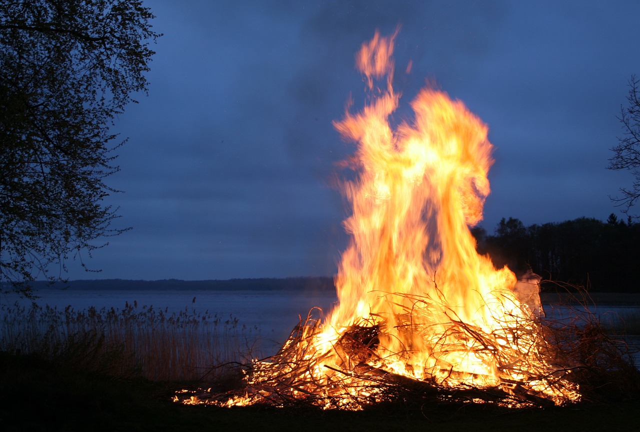 Image - sweden fire flames bonfire sky