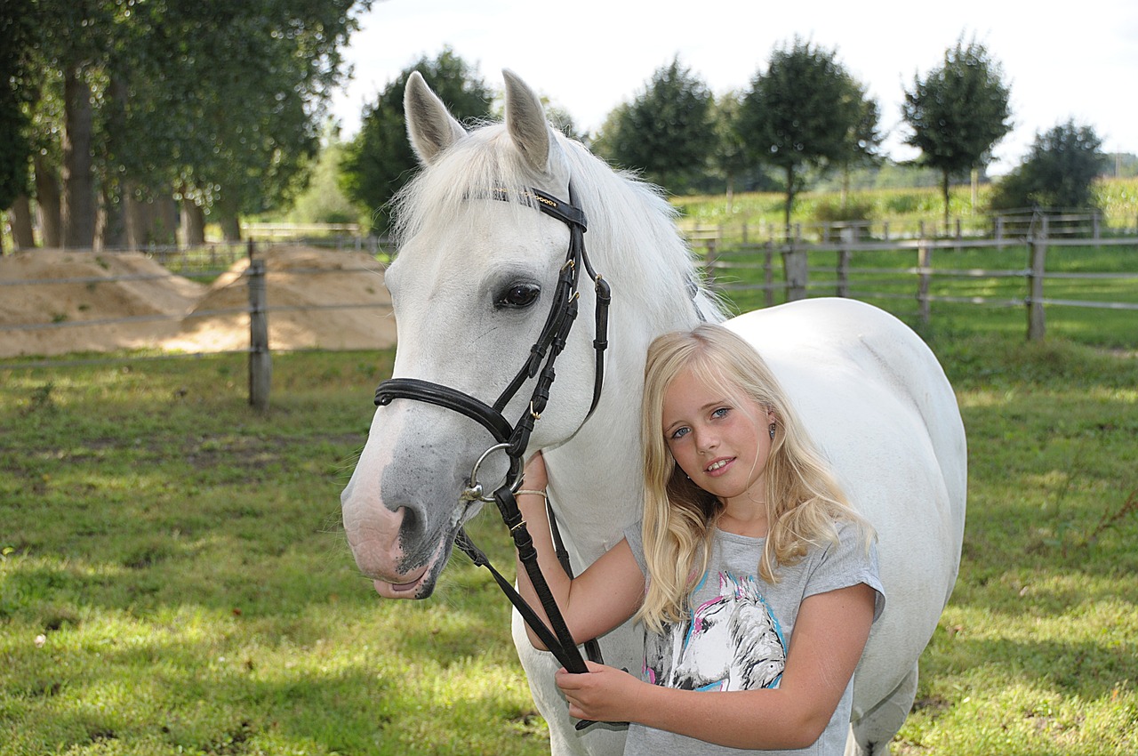 Image - pony mold coupling little girl