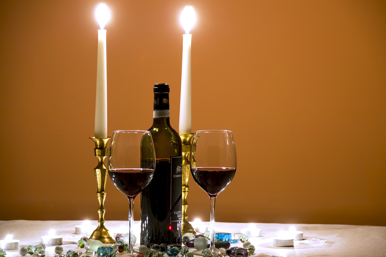 Image - wine wine glasses moody evening