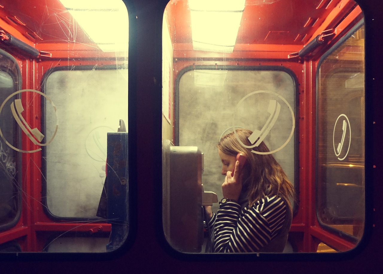 Image - budapest girl girl talking hungary