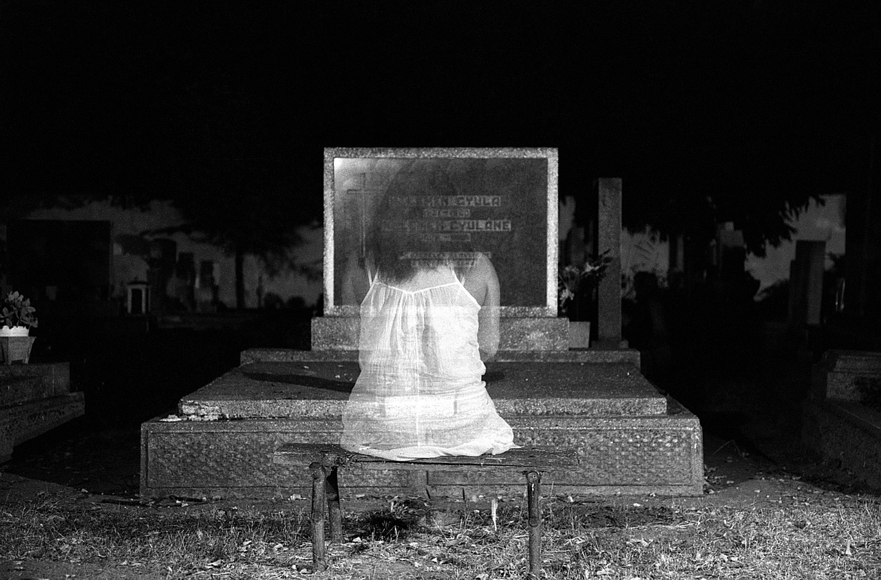 Image - ghost black and white dark horror