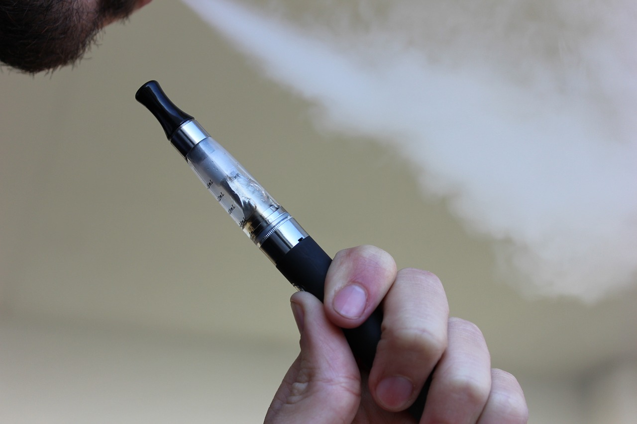 Image - e cigarette vaping