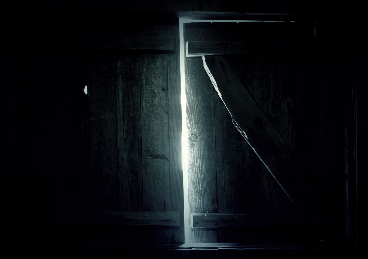 Image - dark window shine light room