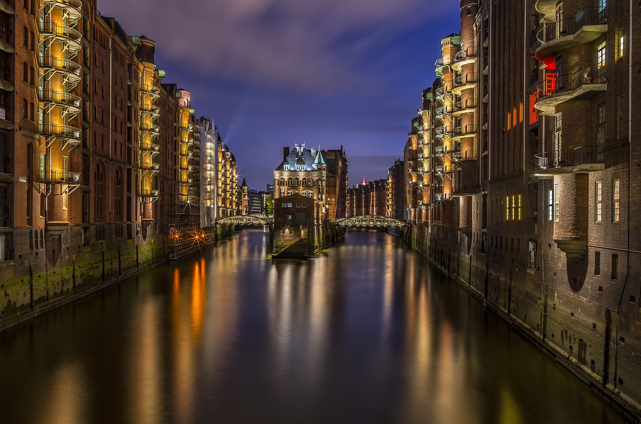 Image - hamburg speicherstadt lighting