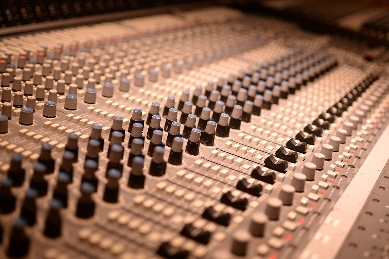 Image - mixer controller music audio