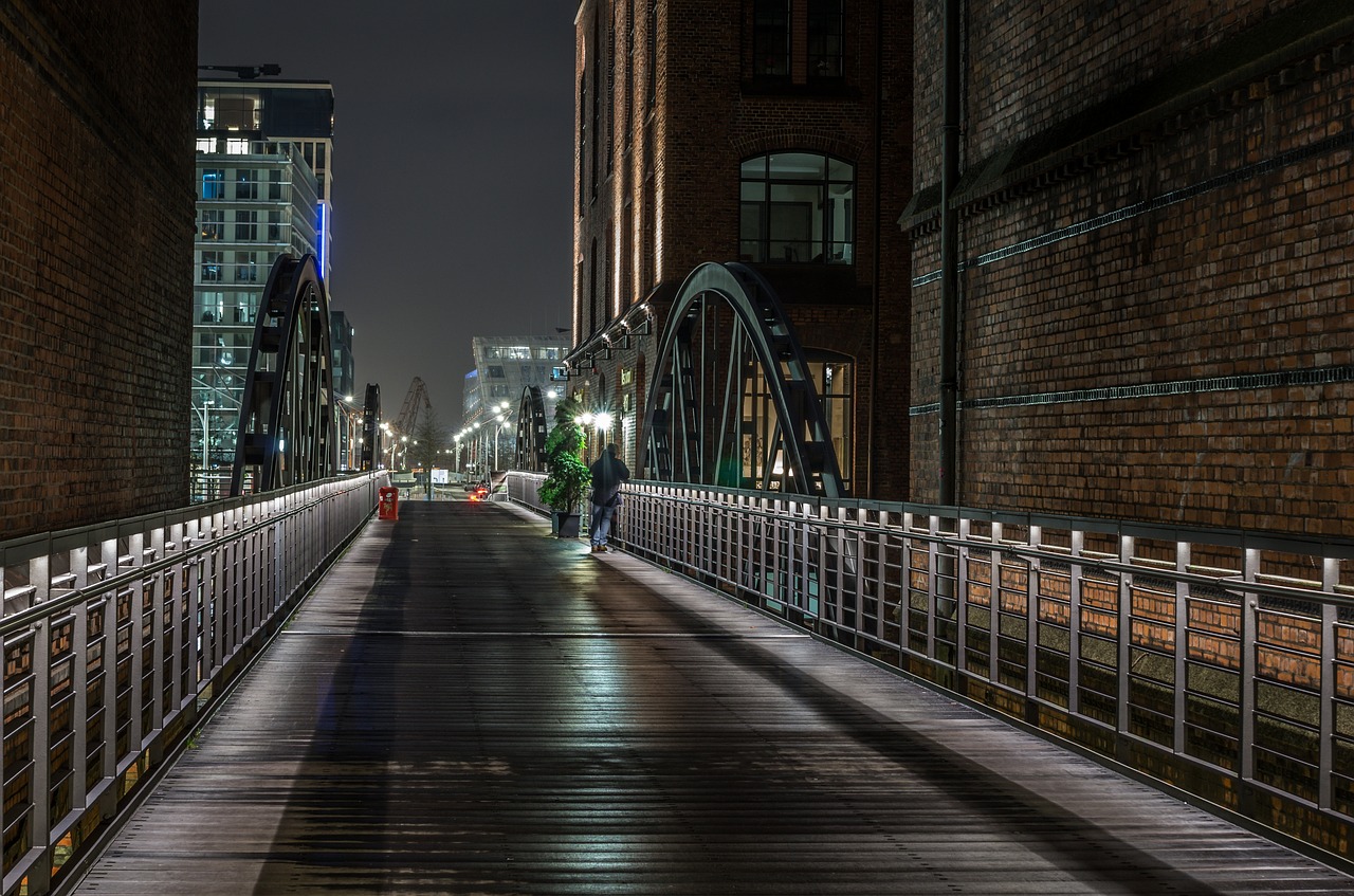 Image - hamburg night speicherstadt