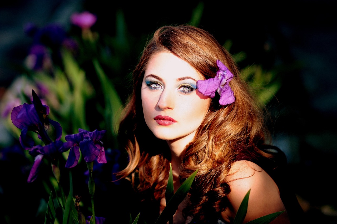 Image - girl mov flowers iris blue eyes